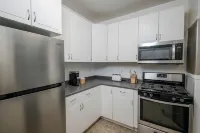 Cozy Corner: Midtown Convenience