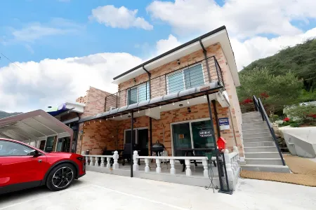 Lovely Pension Отели рядом с достопримечательностью «The 38th Parallel»