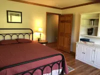 Adjacent to South Holston River. Pet/smoke free!  Great fishing! Close to BMS! Hotels in Sullivan County