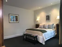 MODERN Monet Blue Aspen Victorian Whole House In Town,  with Private Hot Tub! - 발코니