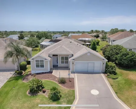 Upgraded 3:2 House in Amelia mins to Sumter Landing, golf & pool. New rental. Hotels in The Villages