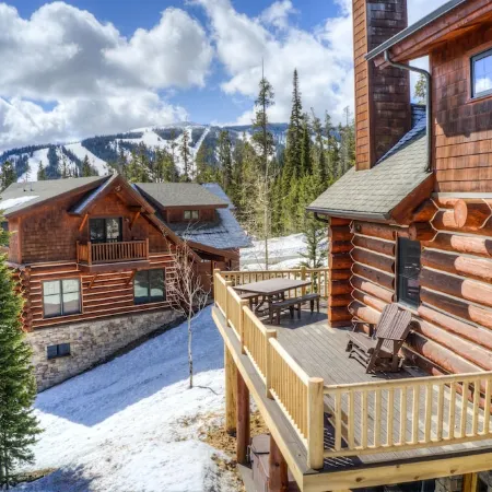 5 Bedroom Ski In/Out Powder Ridge Cabin