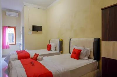 RedDoorz Near Sleman City Hall 3 Hotell i Sendangadi
