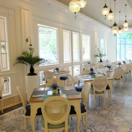 Noor Hotel