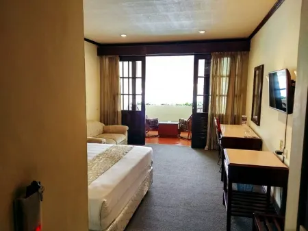 Siantar Hotel Parapat Отели в г. Simalungun Regency