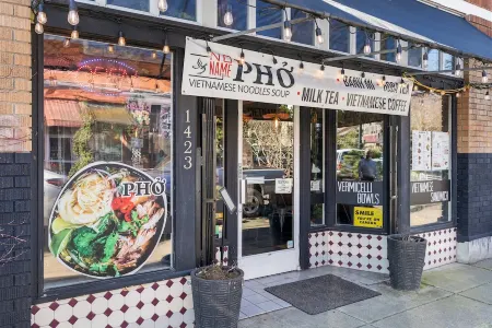 Cozy 1-bedroom House ~ Heart of Iconic Portland Hawthorne District!! Отели рядом с достопримечательностью «Mount Tabor Park»