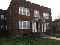 3 Blocks from the Mississippi River in the Park-To-Park Historic District.