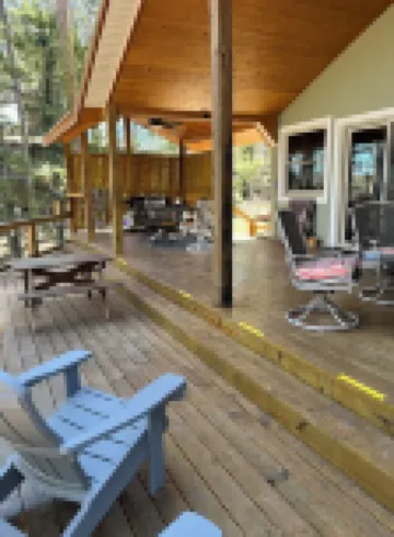 Lakeside Lodge for family fun with game room and covered deck! Fish & Swim!!!