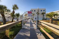 Enchanting 2-Bedroom Ground Floor Beach Condo at Cape Canaveral WiFi & AC