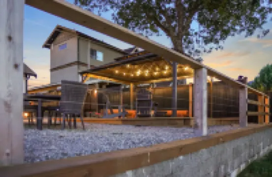 Cowichan Lake Cottages -Riverside