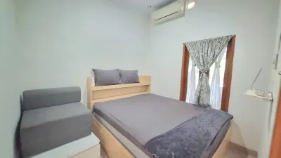 Panda Homestay Jogja Hoteller i Tegalrejo Village