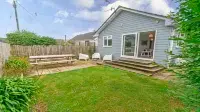 Swallows Beach Chalet |Sleeps 6 Walk to the Beach Hotels near Surfer's Paradise Croyde Bay Campsite