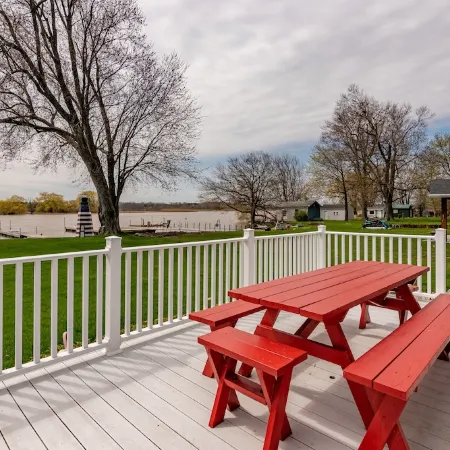 3 bedroom waterfront house with large yard and Gorgeous view of Braddocks Bay