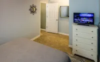 Seashore Town - quaint one bedroom apartment Hotels near Anchorage Beach