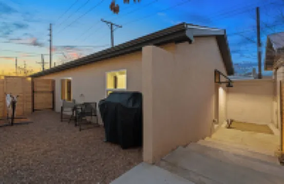 Come Relax in the Lofts at Arno! Unit B