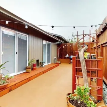 Quiet Oasis in Central Eureka with Wi-Fi, Tempur-Pedic Bed, Garage & EV Charger