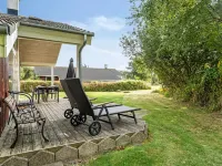 "Thala" - 35m from the sea Hotels near Gloslunde Church