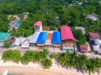 Mr. Tucan Hotel