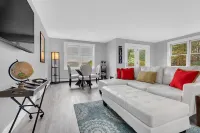 Views! Cozy, Private 3Br Condo with Lake Access!
