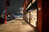 The Sunflower Loft is located 1 block from Old Town in a 2 story brick building. 위치타 호텔