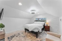 Hapeville Hideaway • 5 Min to ATL • Perfect for Layovers, Crews & Biz Travel Hotels in Hapeville