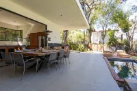 Casa Con Amplia Terraza y Jacuzzi en Avándaro