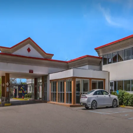 Red Carpet Inn & Suites