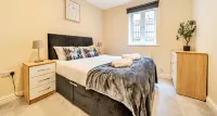 London Street Apt by Redwood Stays