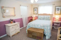 On a Scenic Dune Lake in Seagrove ~ Dog Friendly Hotels in Walton County