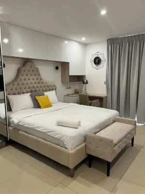 Riviera Residence Hotels in Adjiringanor