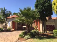Le Cozmo Guesthouse
