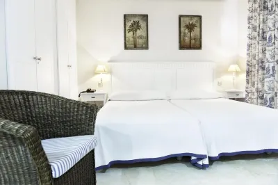 Apartamentos Manilva Green Hotels near Marina De La Duquesa