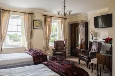 Hardwick Farm Hotels near Hanover Chapel