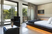 Life Gallery Athens Hotels in Ostattika