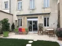 Chambres d'hôtes Cognac Alain & Nicole Hôtels à : Jarnac