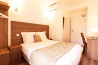 Le Theatre Hotels in La Defense