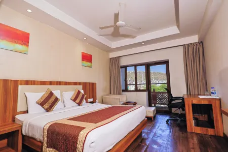 Le Roi Udaipur Отели рядом с достопримечательностью «Fateh Sagar Lake»