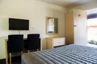 Cherry Blossom Motor Inn Hotels in Young