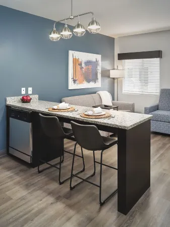 Stayapt Suites Harrisburg-Hershey Отели рядом с достопримечательностью «Парк Клаун»