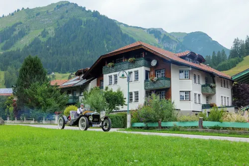 Posthotel Lechtal, Arlberg Hotels in Steeg