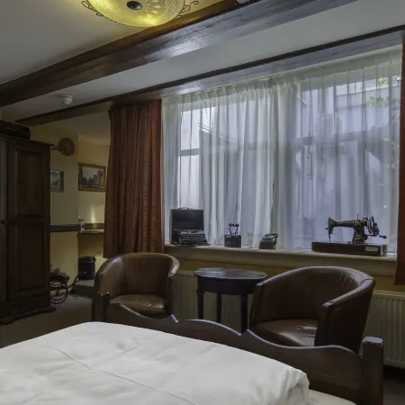 A-Train Hotel Отели рядом с достопримечательностью «Музей Мультатули»