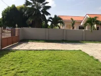 3 Bed House - Sleeps 9 - Pets - Garden - Parking فنادق في 