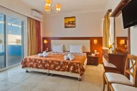 Royal Beach Hotel - พร้อมระเบียง