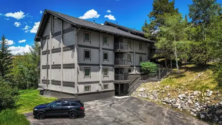 Best Views in Steamboat! Minutes to the Ski Area Отели рядом с достопримечательностью «Steamboat Ski Resort»