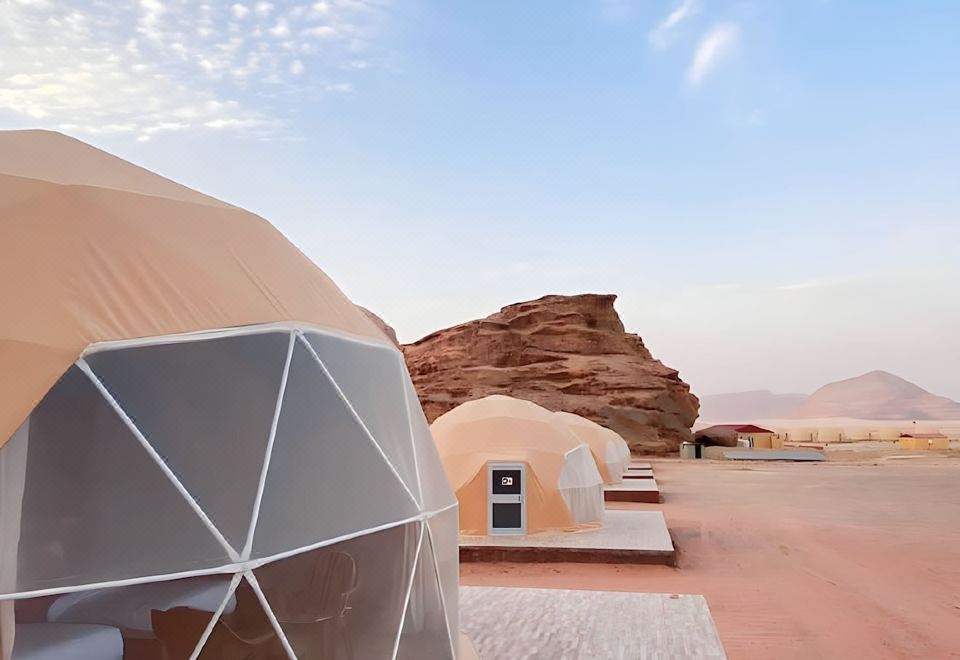 3. 로맨틱 모먼트 ..