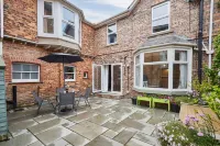 Host & Stay - the Courtyard at No.47