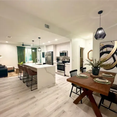 Handsboro Pointe Condo & Suites