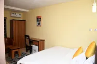 Joyrich Hotel - parking