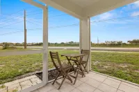 Relaxing 2Br Florida Home Close to Beach Hotels in Osprey