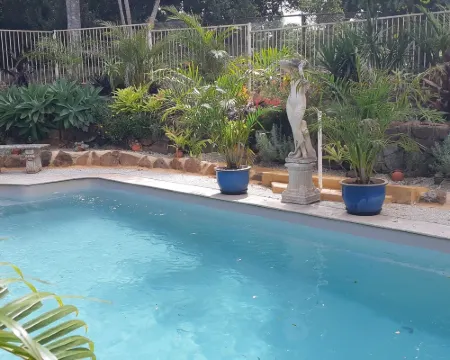 Mapleton Peaceful Provence Bnb Hotels in Mapleton